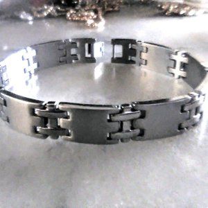 UNISEX Beautiful Stainless Steel Satin & Polished Link 8.25" inch Bracelet Heavy